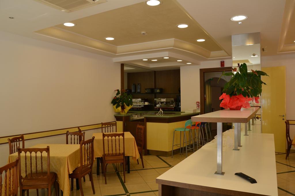 Hotel Ariston Misano Adriatico Exteriér fotografie