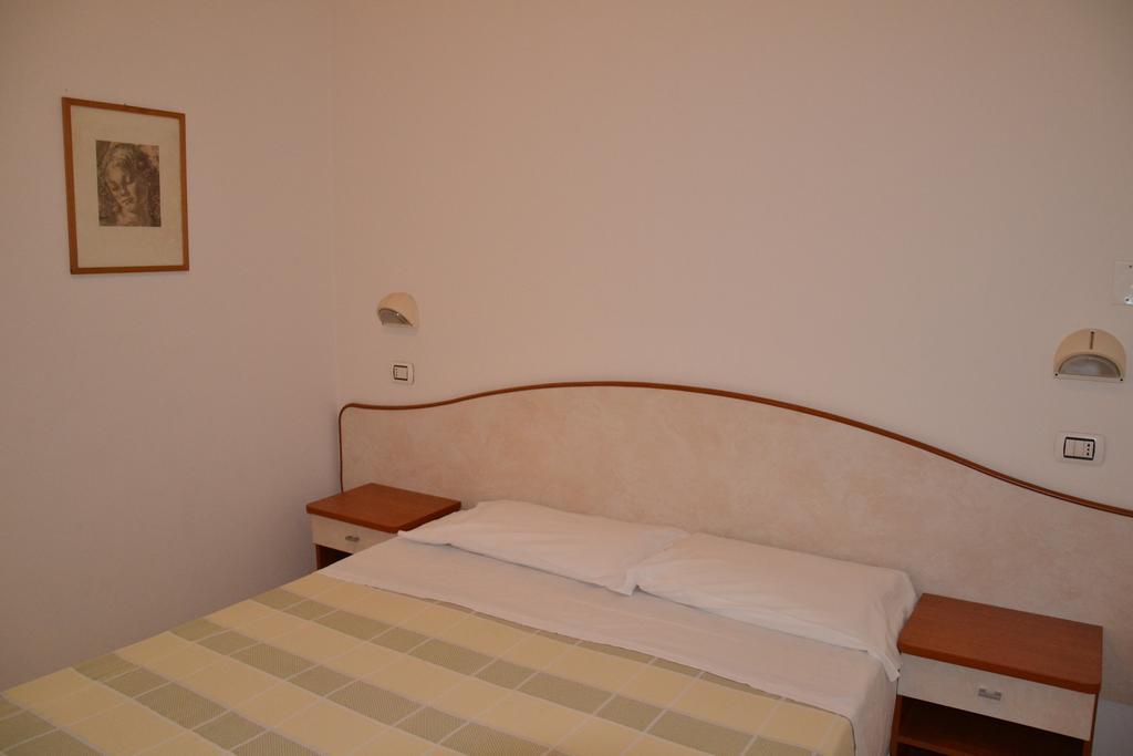 Hotel Ariston Misano Adriatico Pokoj fotografie