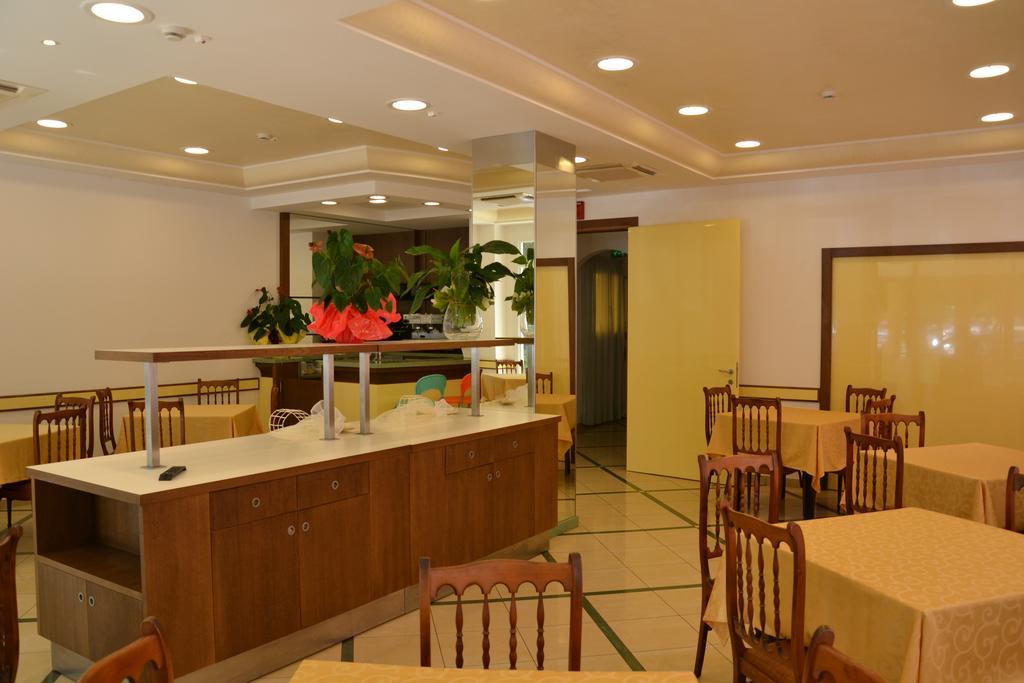 Hotel Ariston Misano Adriatico Exteriér fotografie